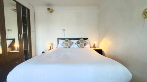 Spacious 1 Bedroom Apartment Regents Park